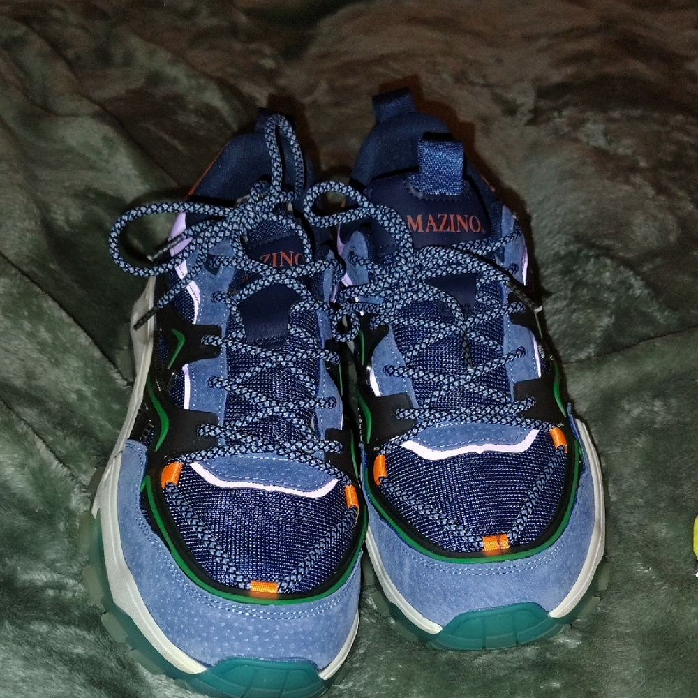 Mazino Men’s Navy Blue Multi-Accent Athletic Sneakers